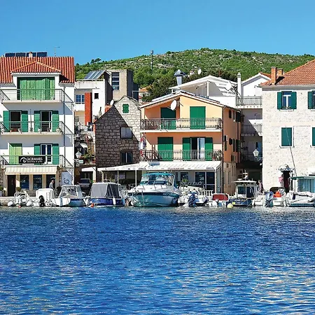 Vakantiehuis Amazing In Tribunj With Wifi&4 Bedrooms *