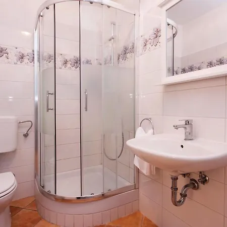 Vakantiehuis Amazing In Tribunj With Wifi&4 Bedrooms